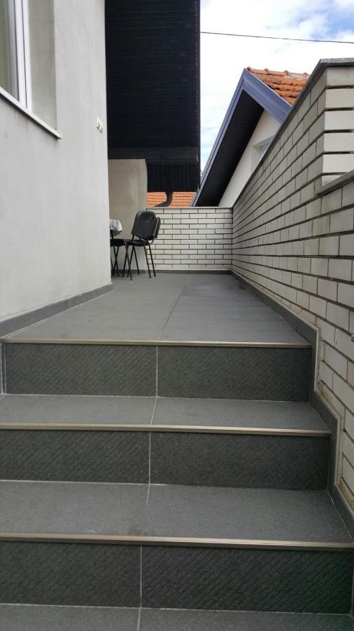Apartmani Malina 3 Bijeljina Exterior foto