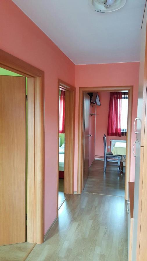 Apartmani Malina 3 Bijeljina Exterior foto